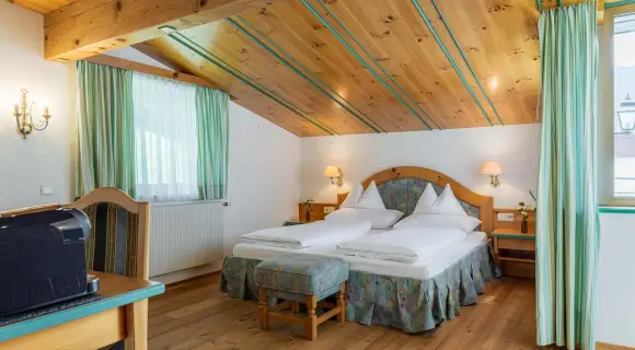 Double room for 2 ✓ bathtub or shower ✓ separate WC ✓ breakfast ✓ wellness ✓ Bad Hofgastein ► Book now!