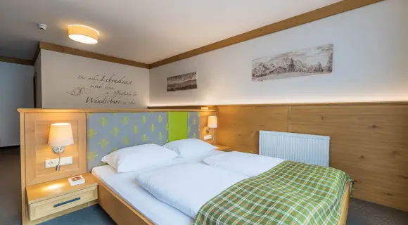Renovated room with panorama balcony for 2–4 ✓ shower ✓ sofa bed ✓ breakfast included ✓ Bad Hofgastein ► Book!